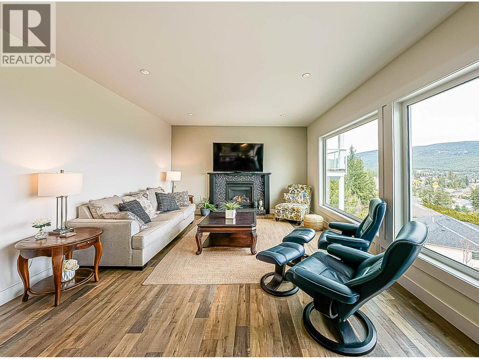  3561 Goldie Way, West Kelowna