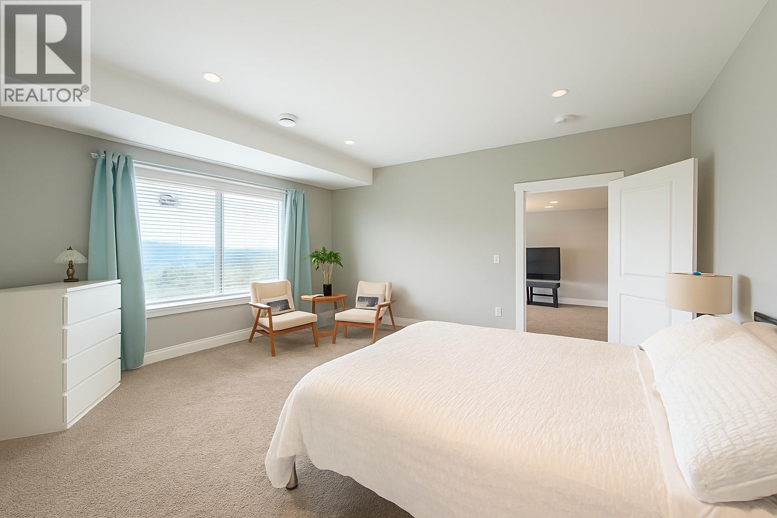  3561 Goldie Way, West Kelowna