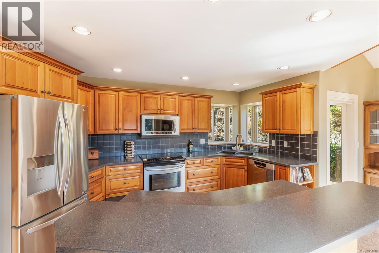 3380 Redden Rd, Nanoose Bay