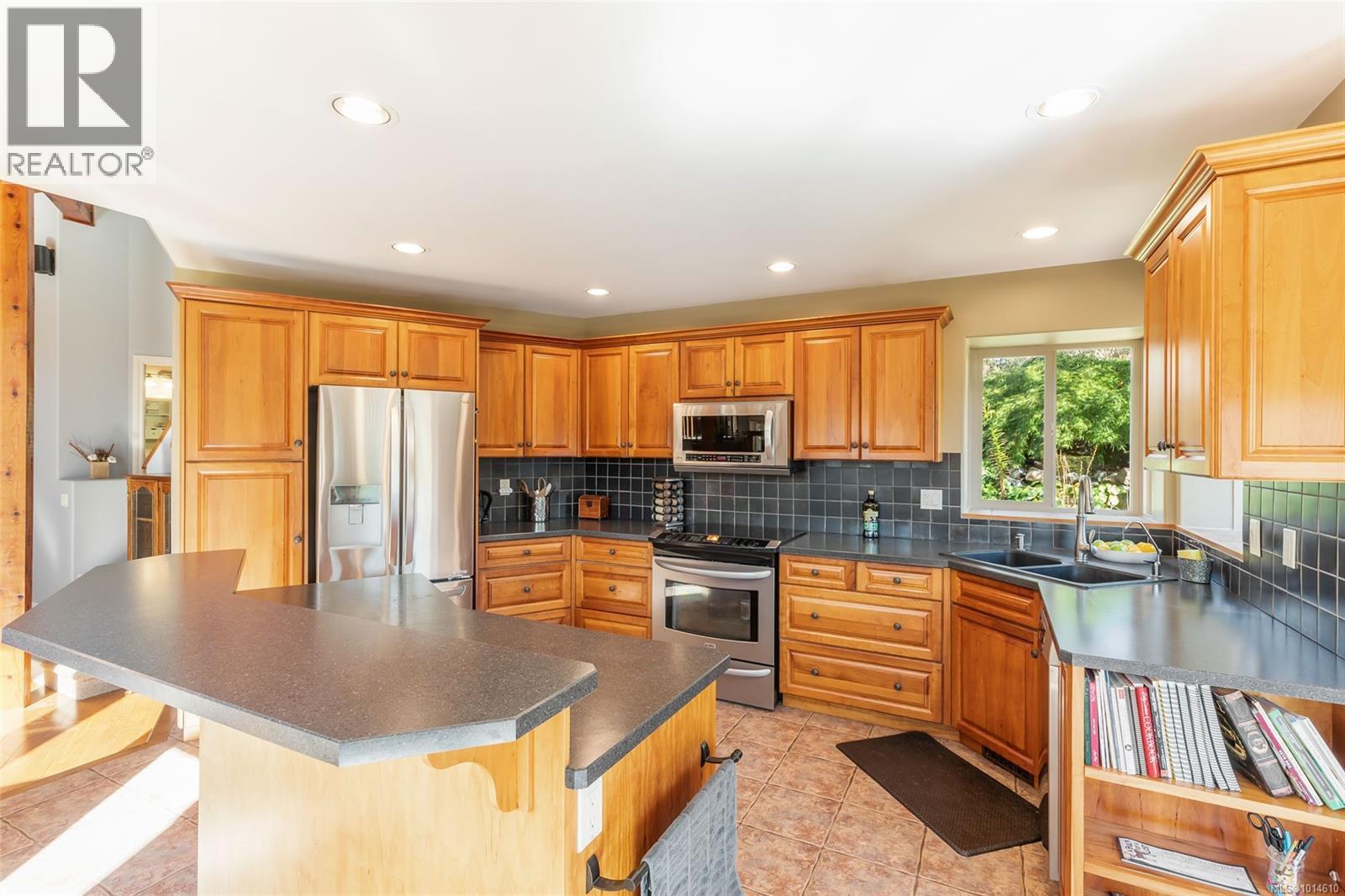 3380 Redden Rd, Nanoose Bay
