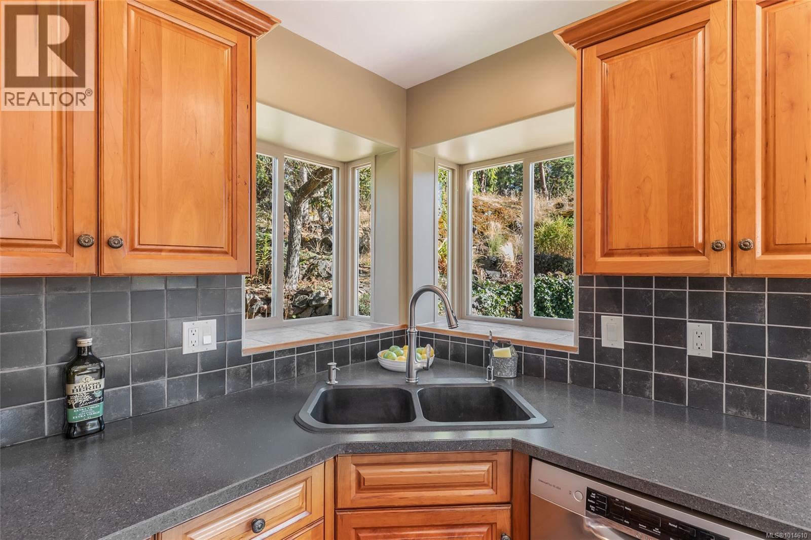 3380 Redden Rd, Nanoose Bay
