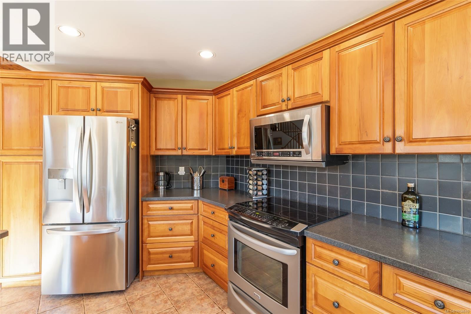 3380 Redden Rd, Nanoose Bay