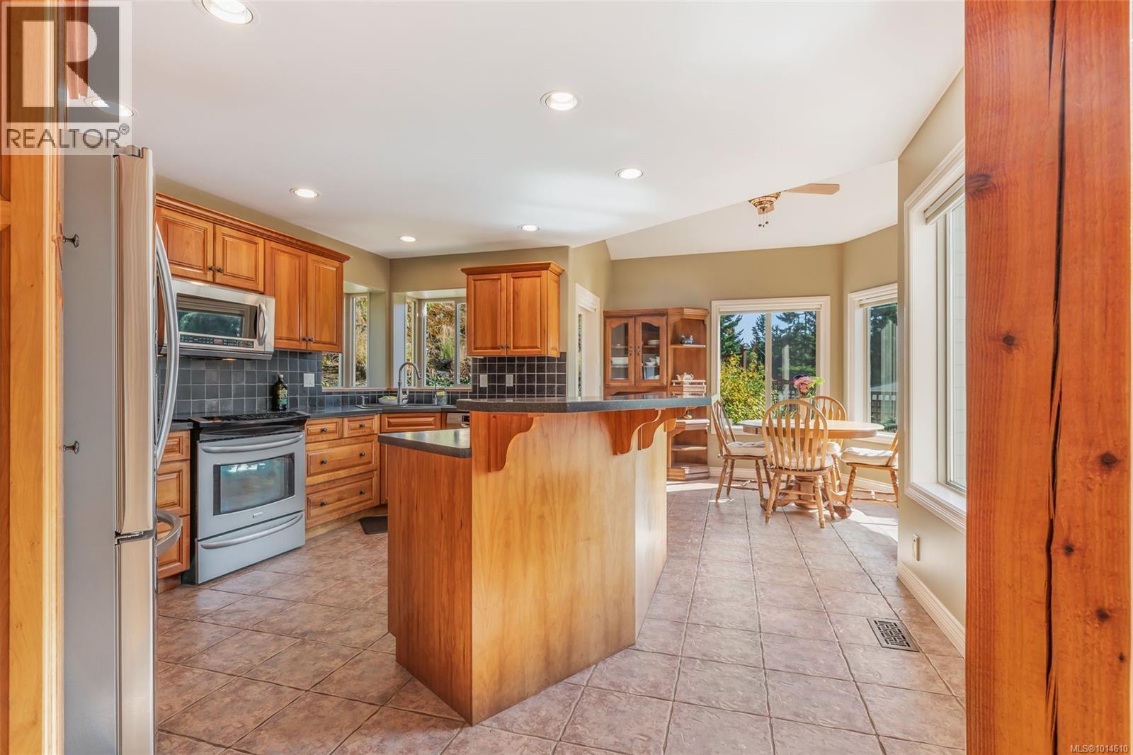 3380 Redden Rd, Nanoose Bay