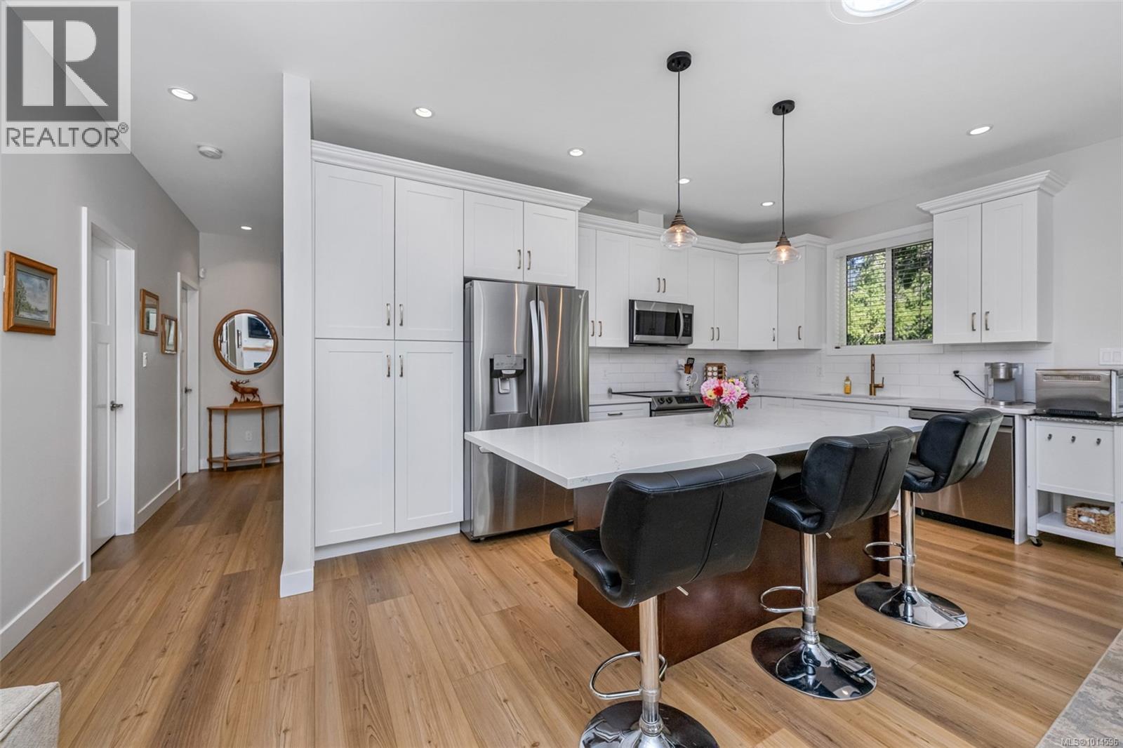 129 Edgewood Dr, Lake Cowichan