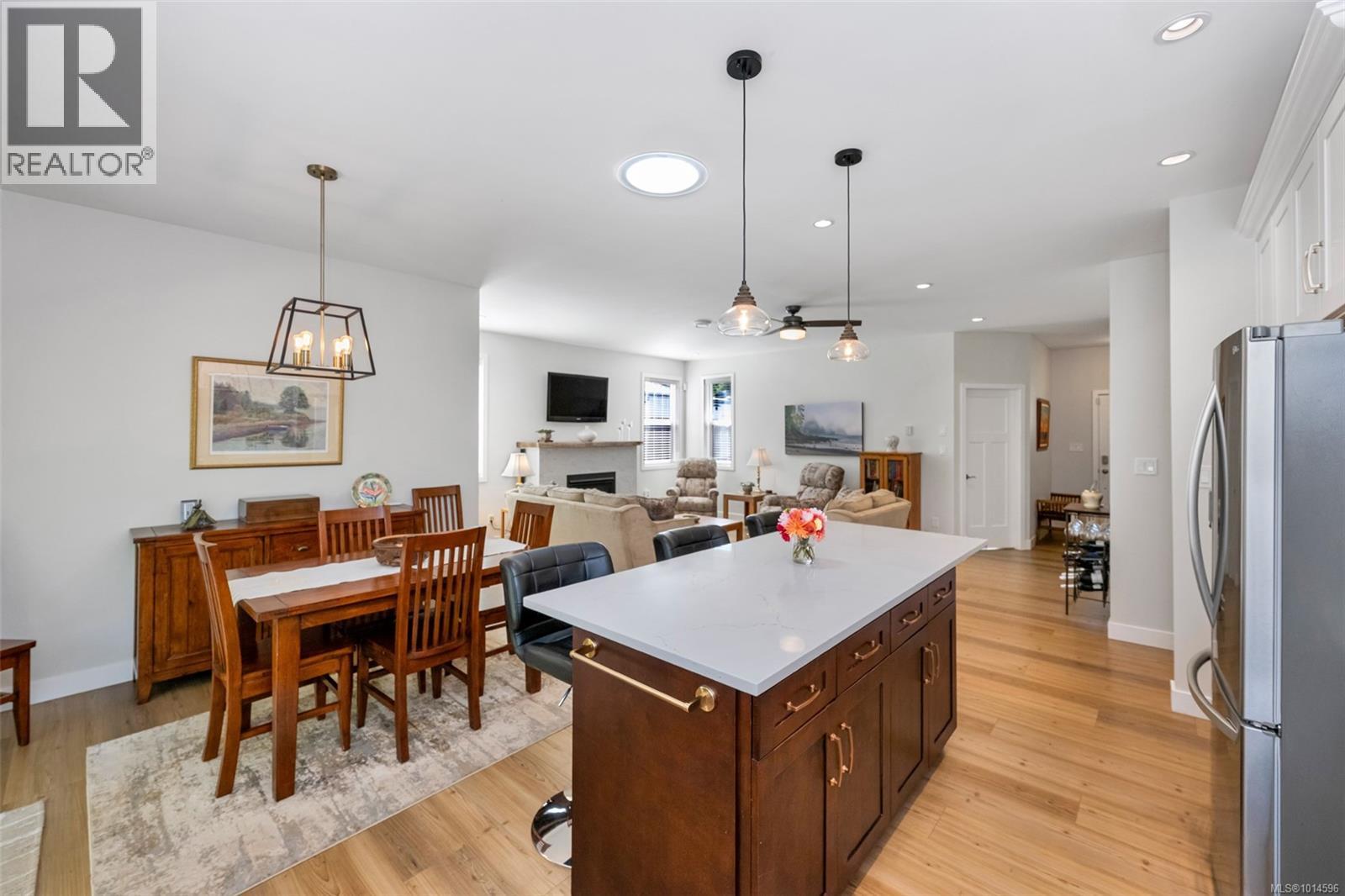 129 Edgewood Dr, Lake Cowichan