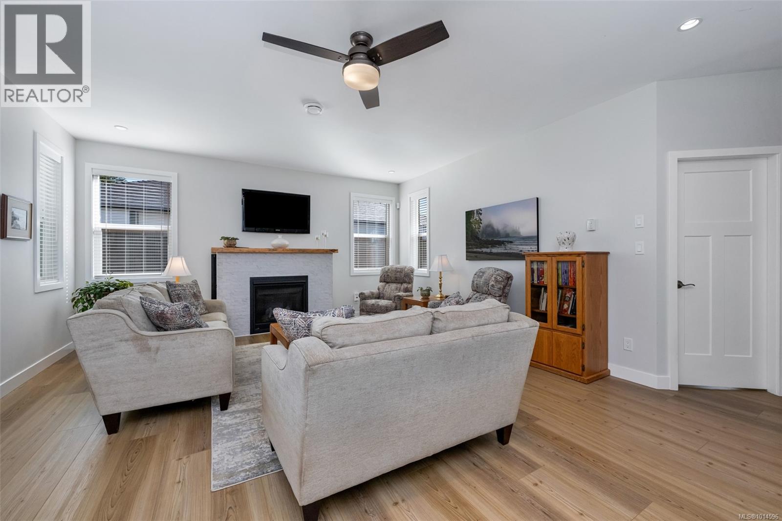 129 Edgewood Dr, Lake Cowichan