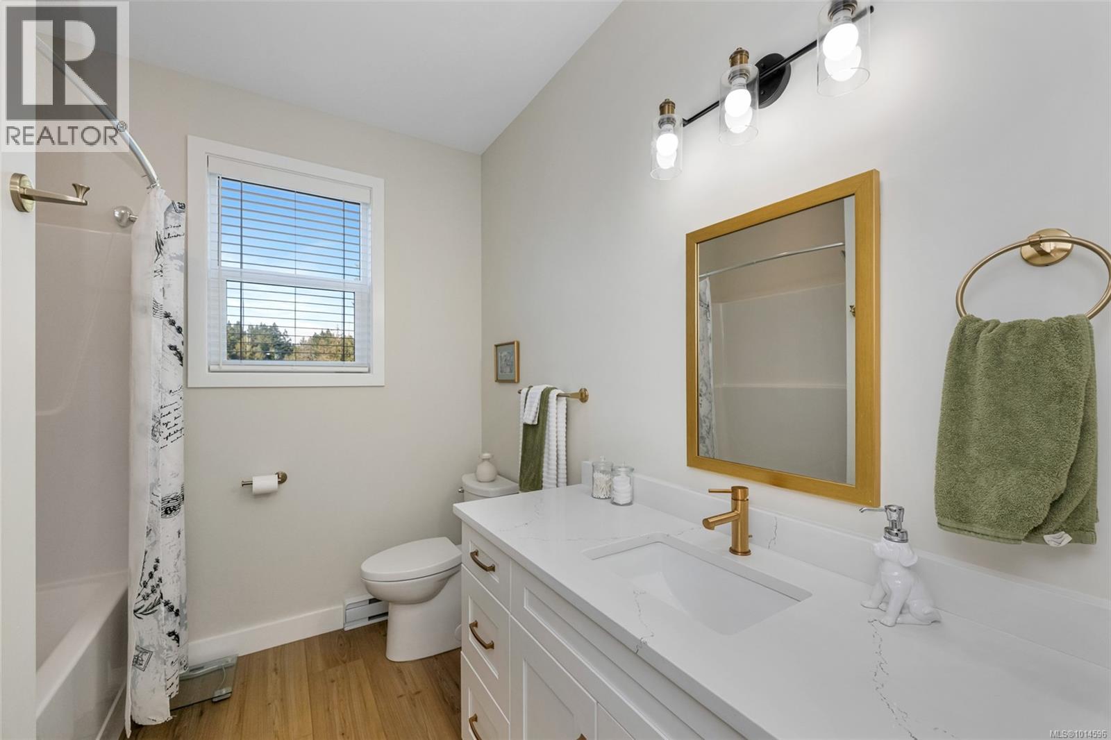 129 Edgewood Dr, Lake Cowichan