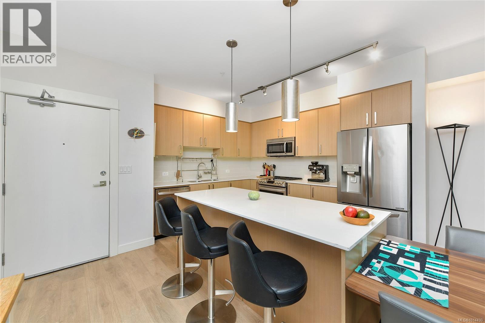 403 290 Wilfert Road, View Royal