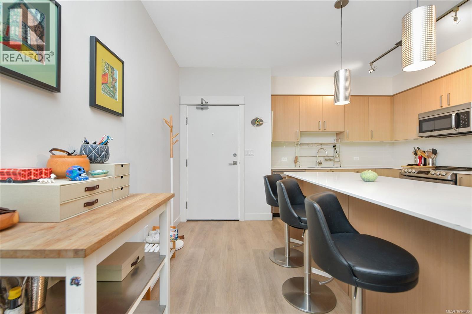 403 290 Wilfert Road, View Royal
