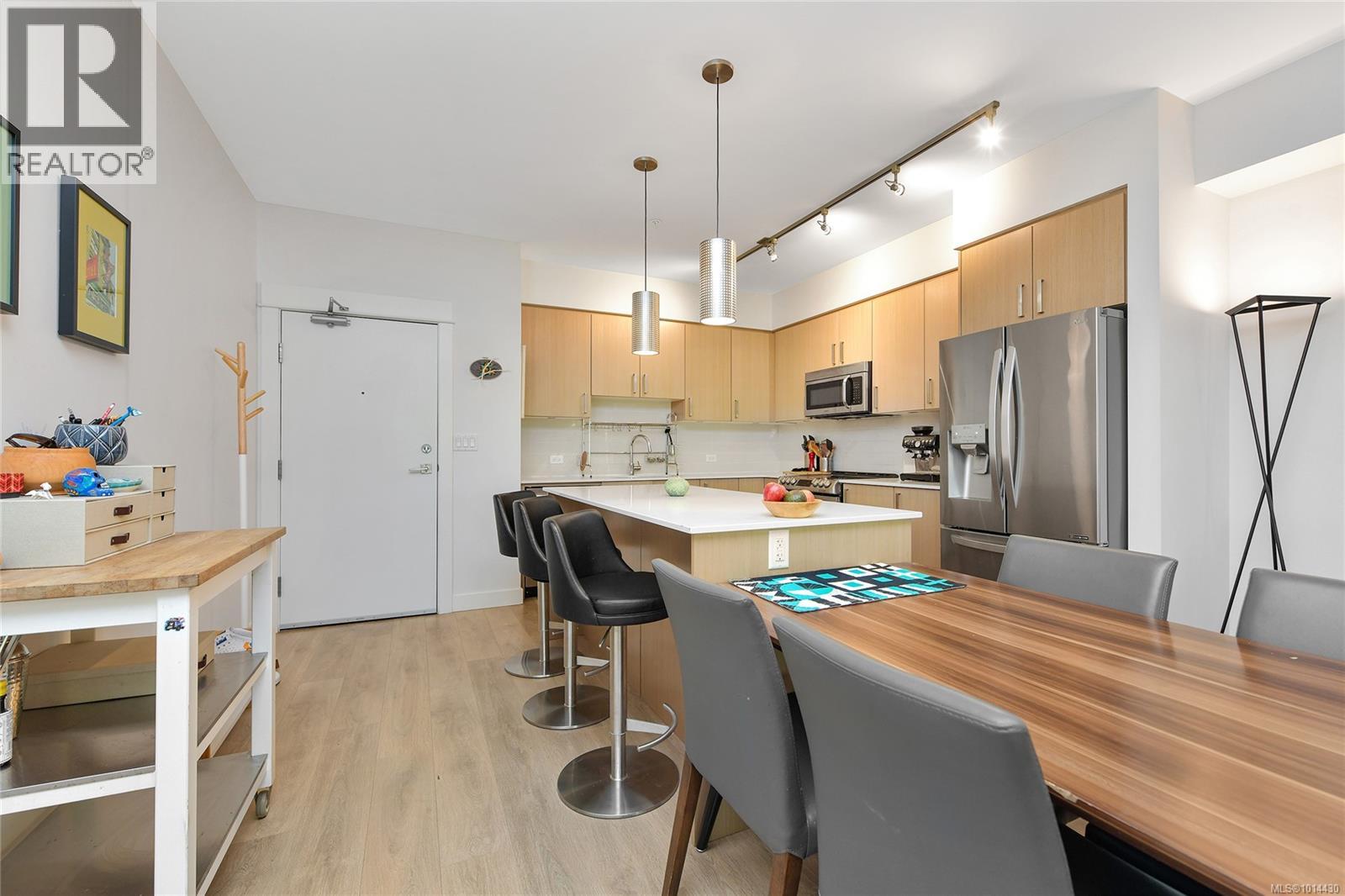 403 290 Wilfert Road, View Royal