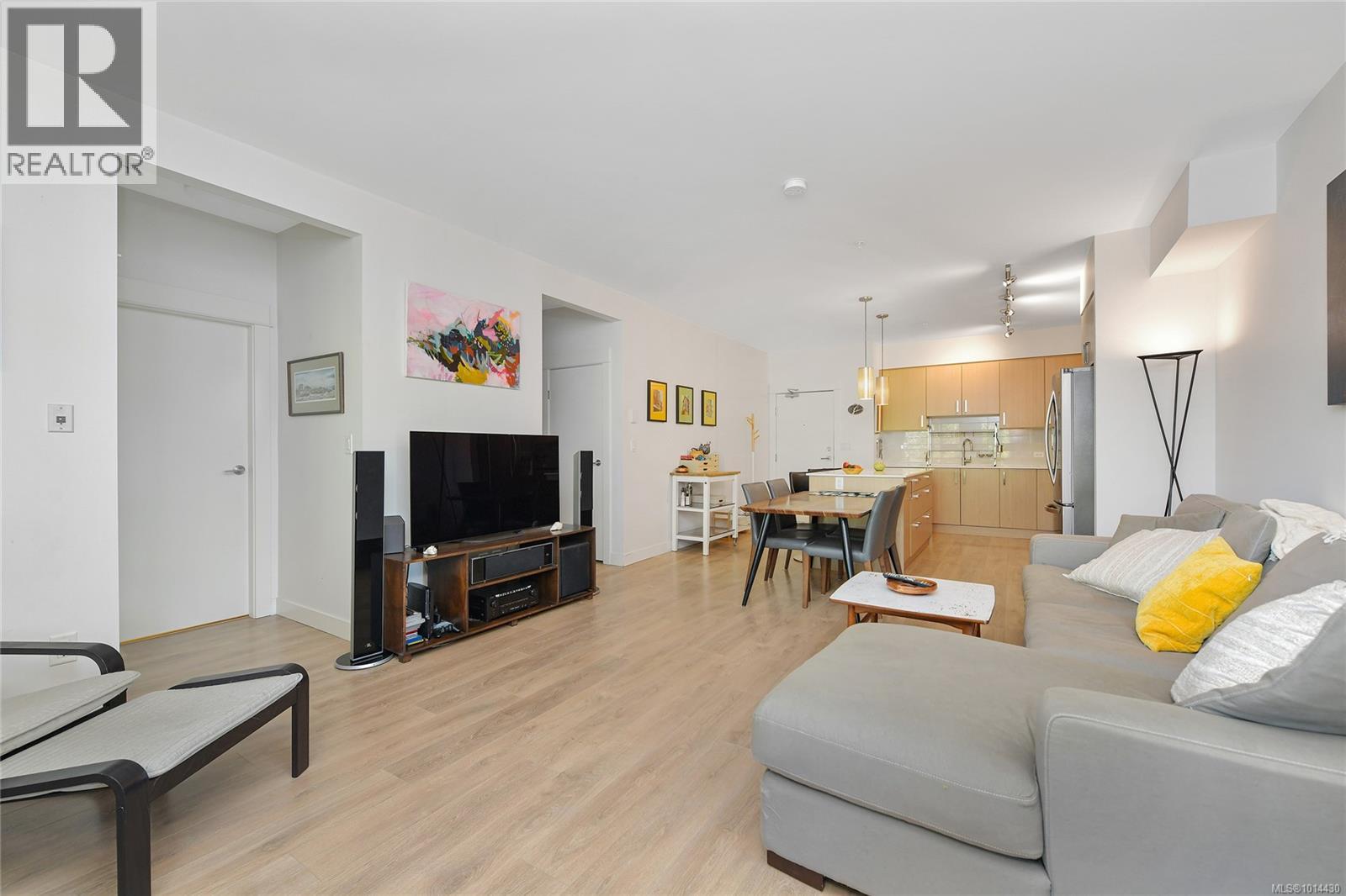 403 290 Wilfert Road, View Royal