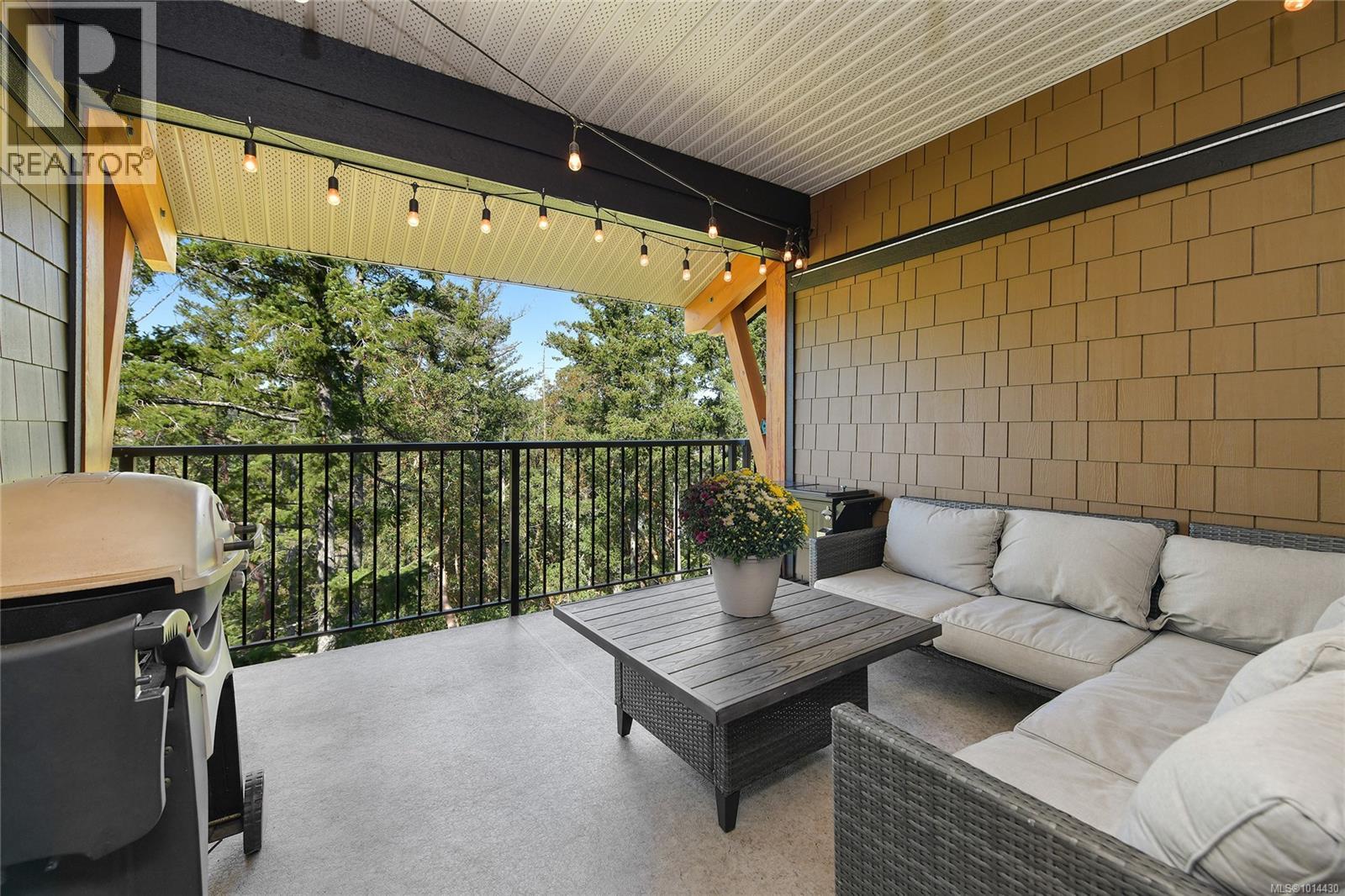 403 290 Wilfert Road, View Royal