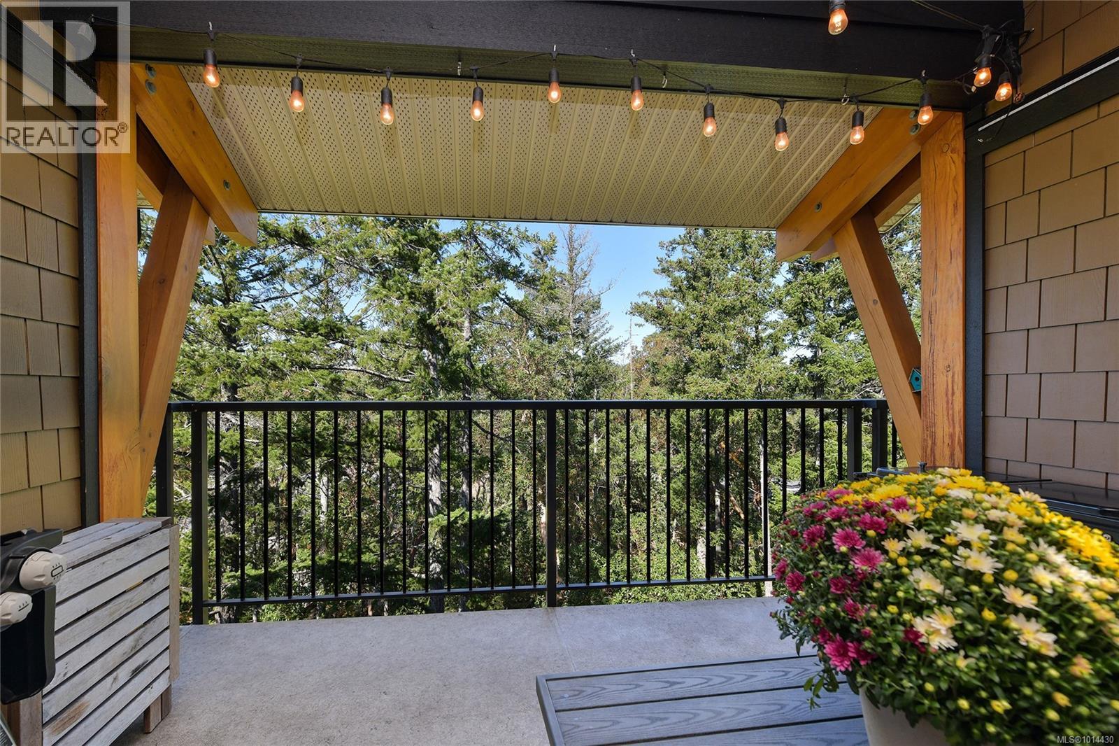 403 290 Wilfert Road, View Royal