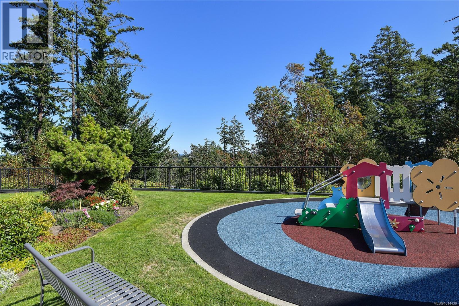 403 290 Wilfert Road, View Royal