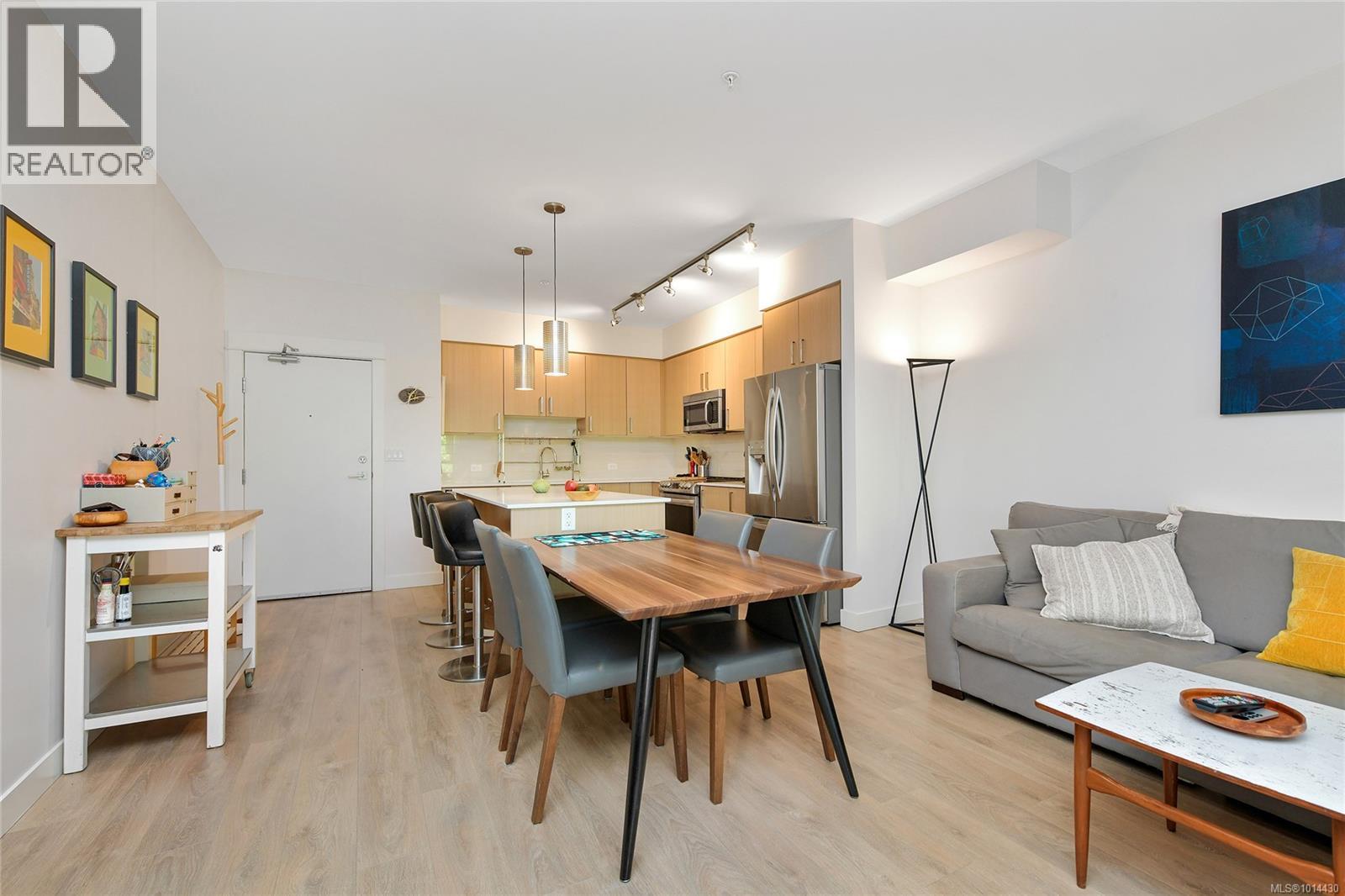 403 290 Wilfert Road, View Royal