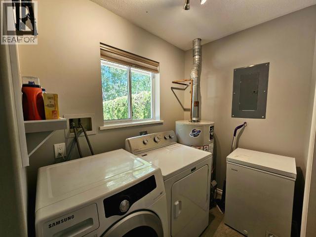 A-6855 IRVINE STREET, Powell River