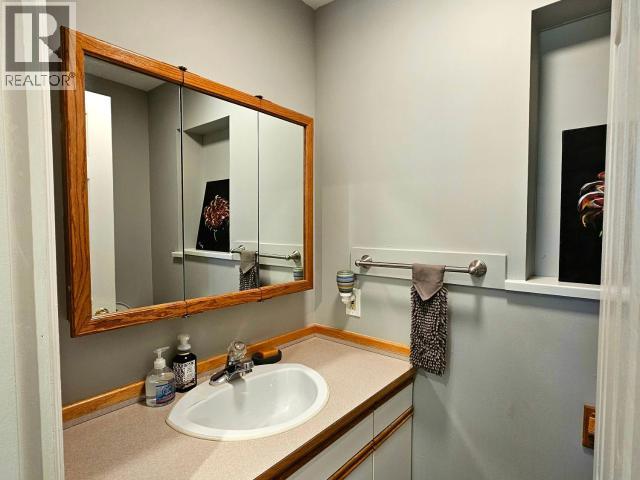 A-6855 IRVINE STREET, Powell River
