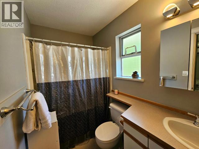 A-6855 IRVINE STREET, Powell River