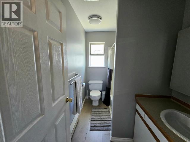 A-6855 IRVINE STREET, Powell River