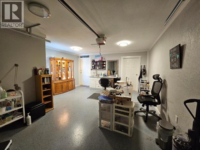 A-6855 IRVINE STREET, Powell River