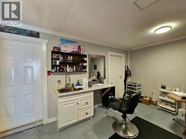 A-6855 IRVINE STREET, Powell River