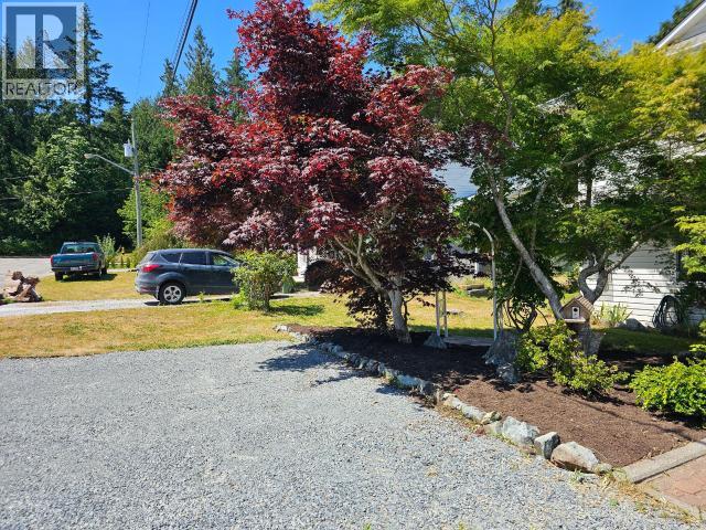 A-6855 IRVINE STREET, Powell River