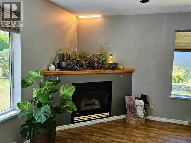 A-6855 IRVINE STREET, Powell River