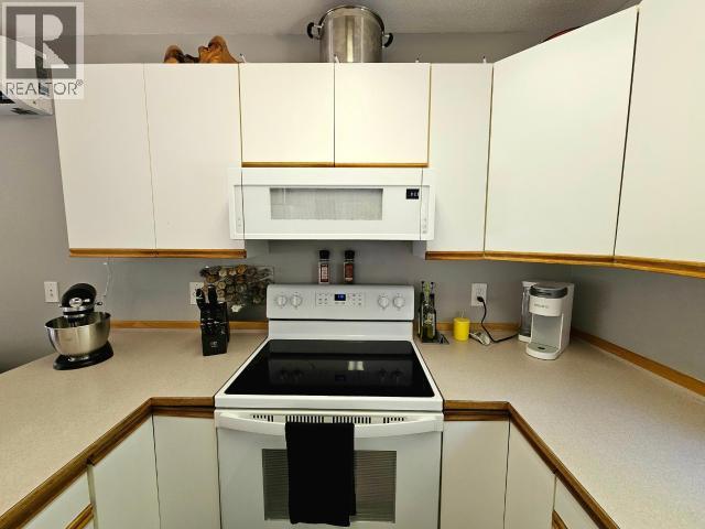 A-6855 IRVINE STREET, Powell River