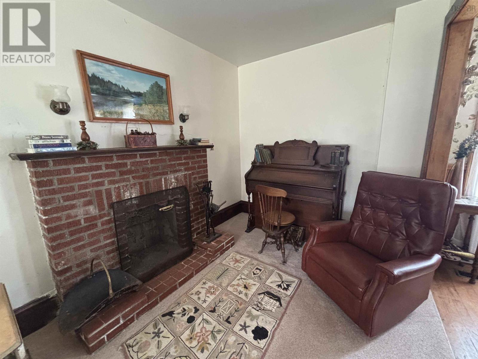 2121 Loch Lomond Road - 16