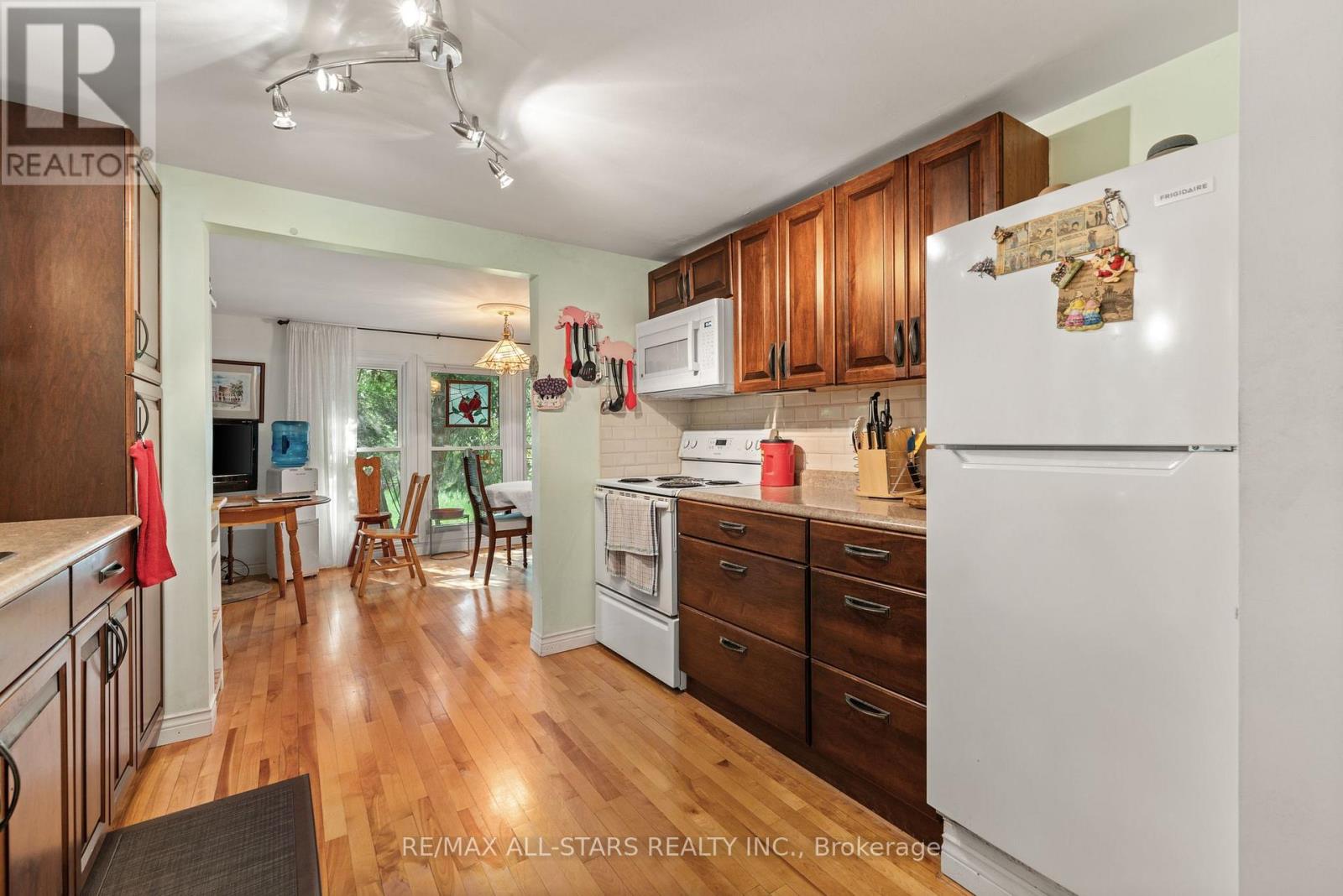 14 WYCHWOOD DRIVE E - 18