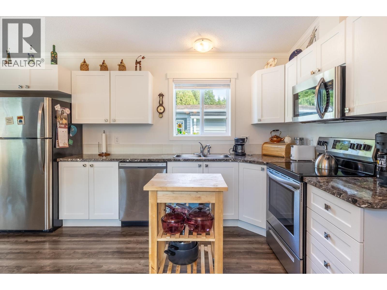 23 4496 SUNSHINE COAST HIGHWAY, Sechelt