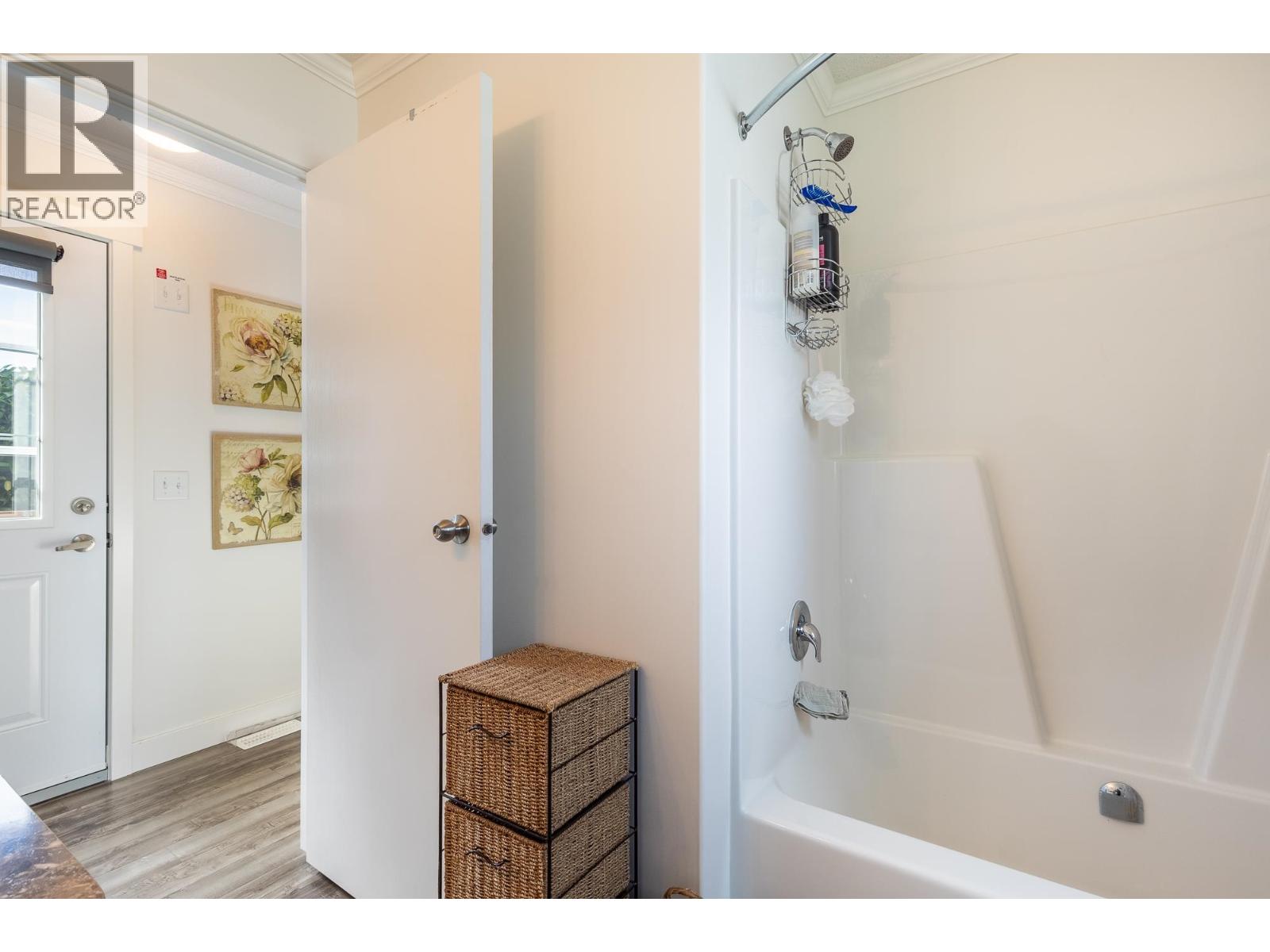 23 4496 SUNSHINE COAST HIGHWAY, Sechelt