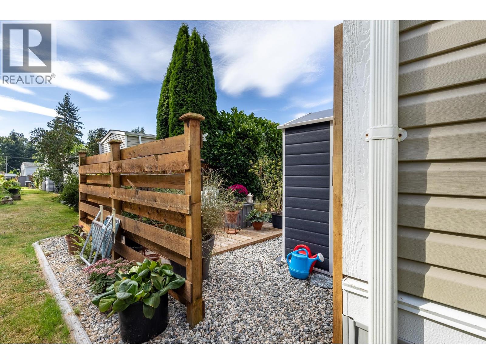 23 4496 SUNSHINE COAST HIGHWAY, Sechelt