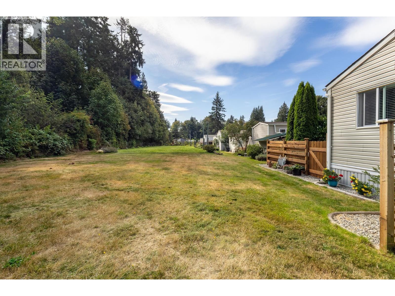 23 4496 SUNSHINE COAST HIGHWAY, Sechelt