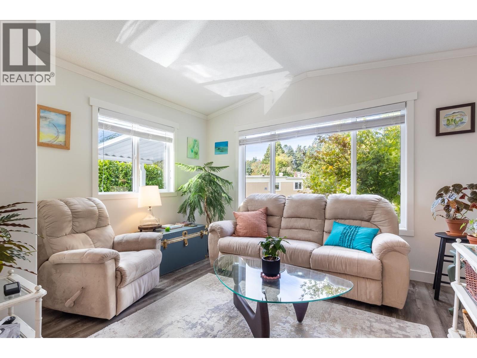 23 4496 SUNSHINE COAST HIGHWAY, Sechelt