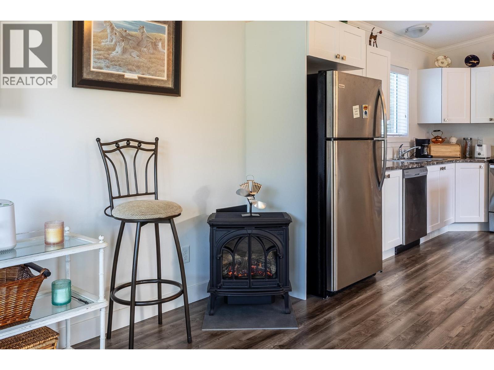 23 4496 SUNSHINE COAST HIGHWAY, Sechelt