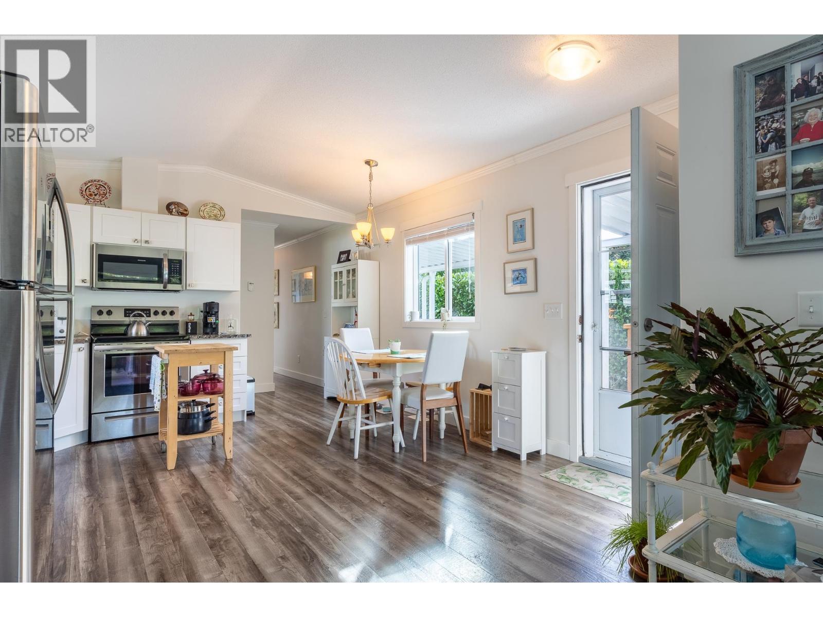 23 4496 SUNSHINE COAST HIGHWAY, Sechelt