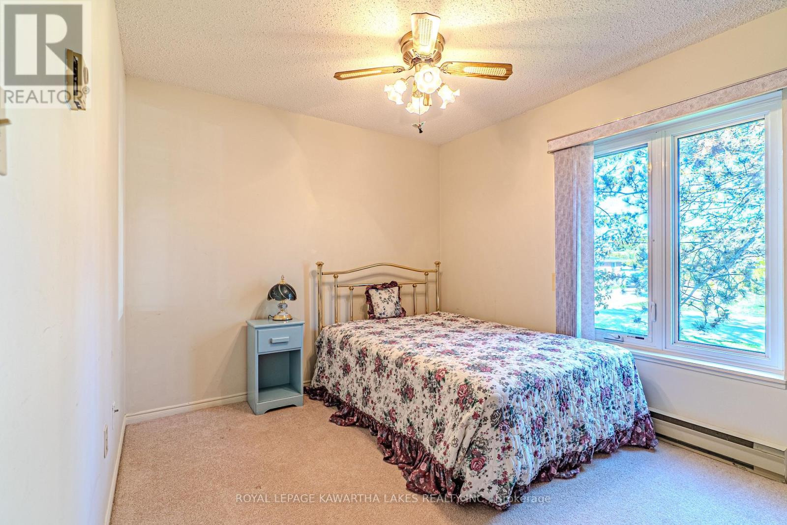 #215 2 HERITAGE WAY - 22