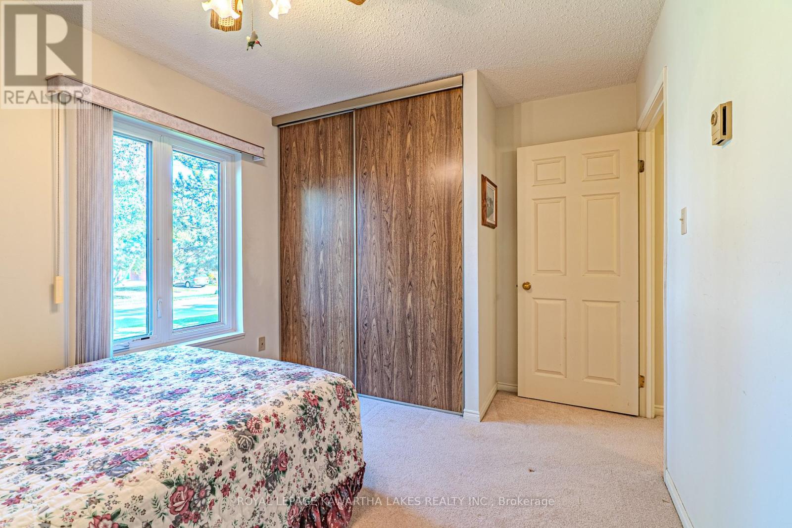 #215 2 HERITAGE WAY - 23