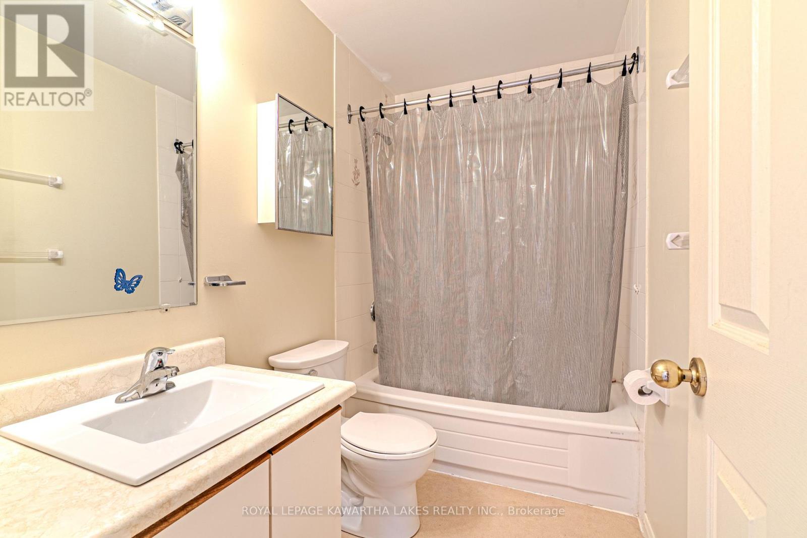 #215 2 HERITAGE WAY - 24