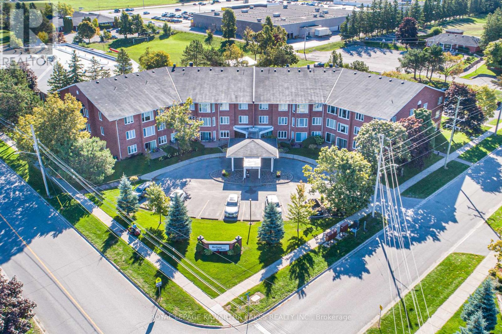 #215 2 HERITAGE WAY - 3
