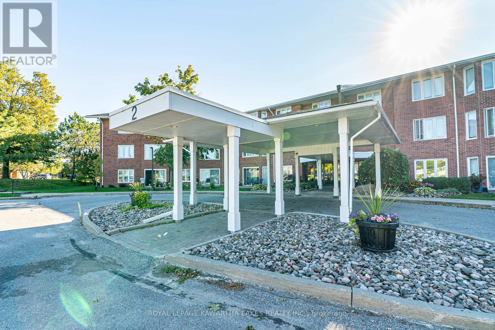 #215 2 HERITAGE WAY - 6