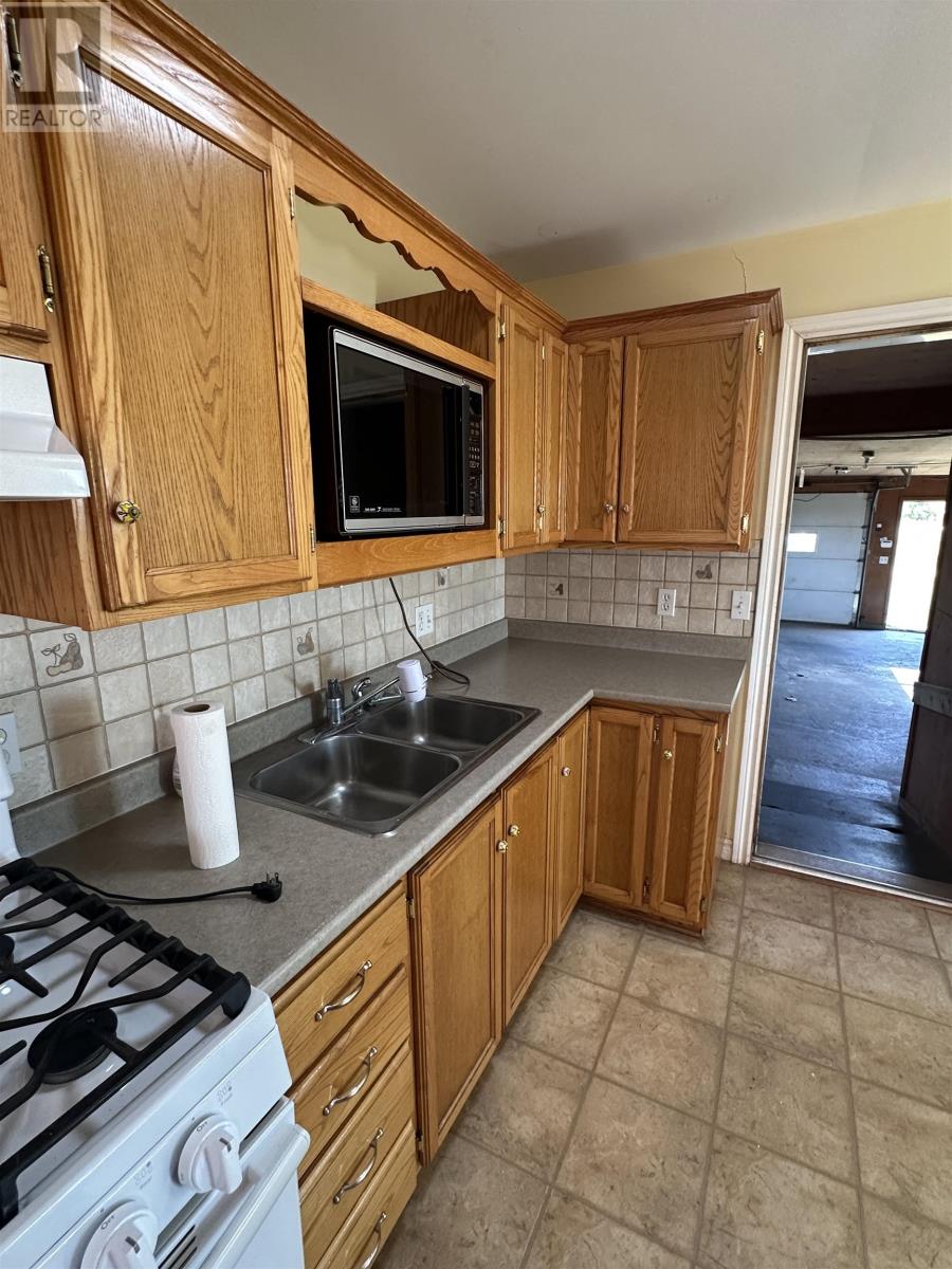 10 Sunset Road - 16