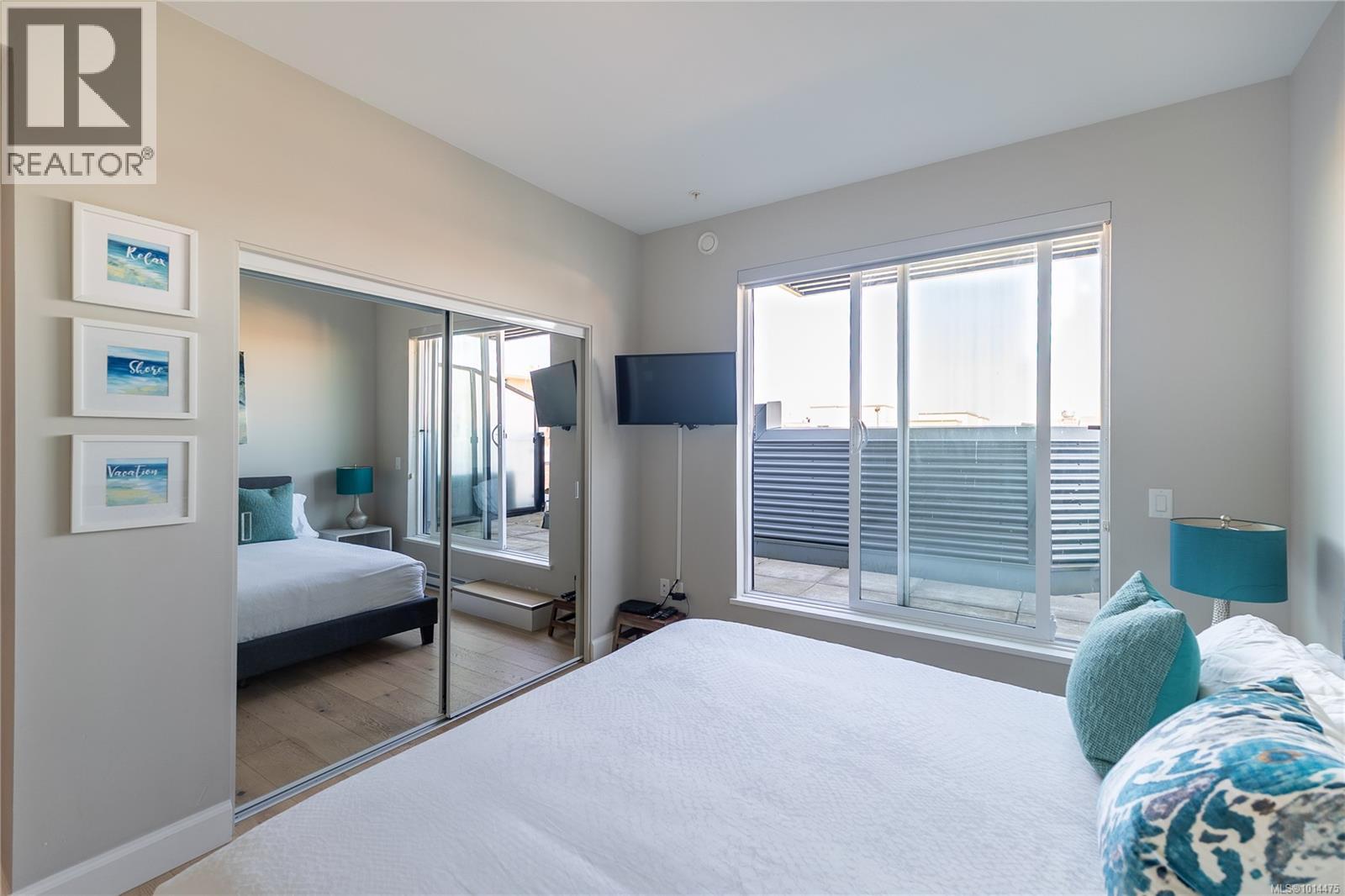 411 595 Pandora Avenue, Victoria