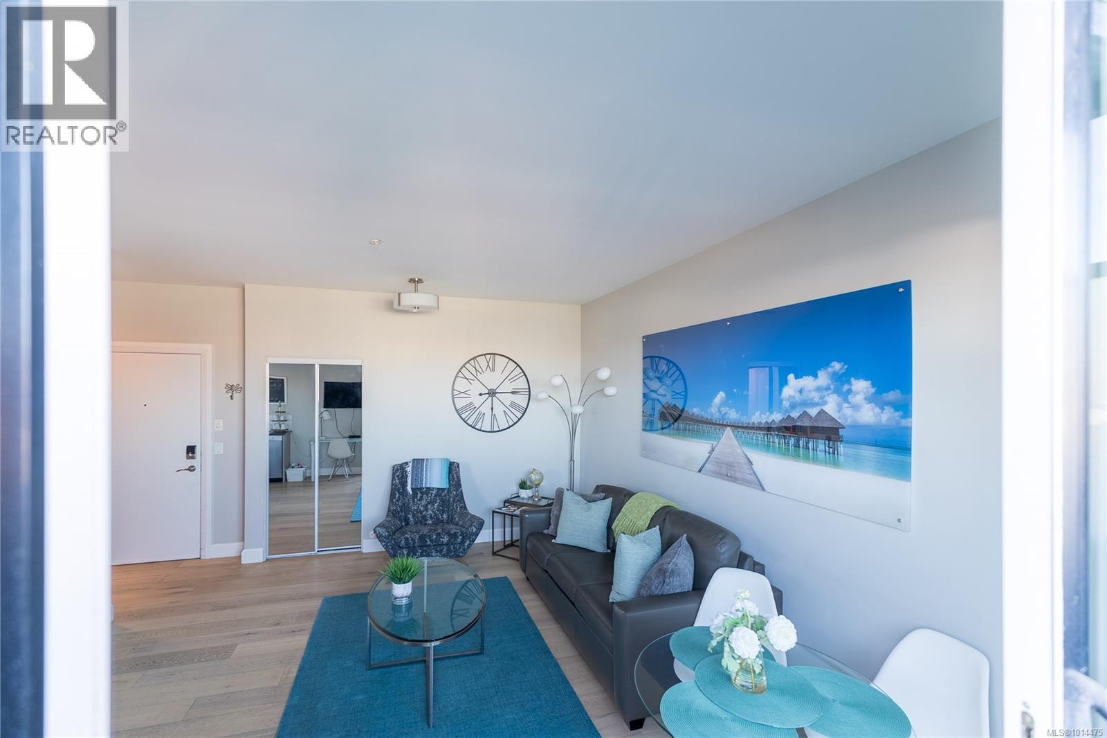 411 595 Pandora Avenue, Victoria
