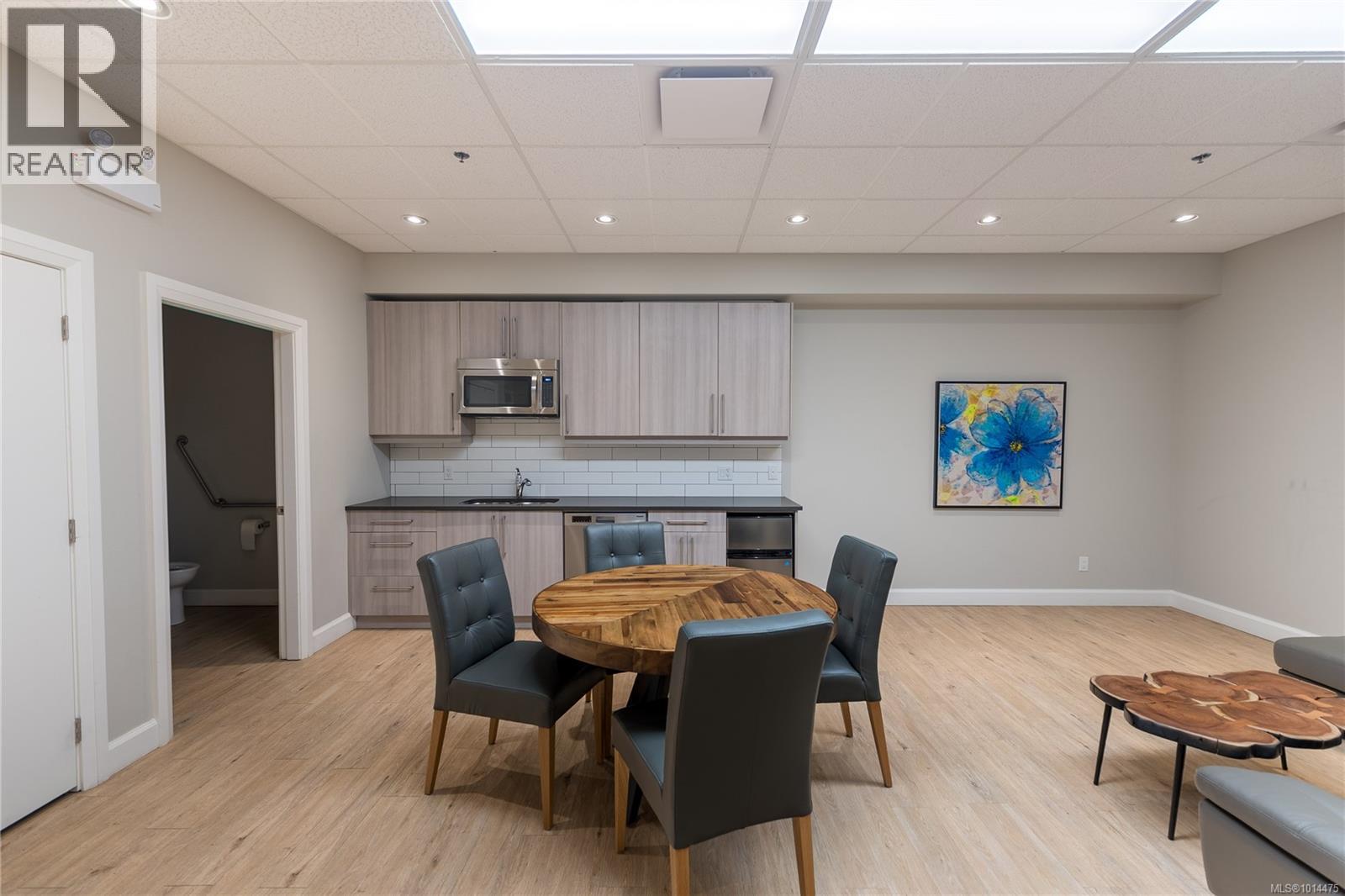 411 595 Pandora Avenue, Victoria