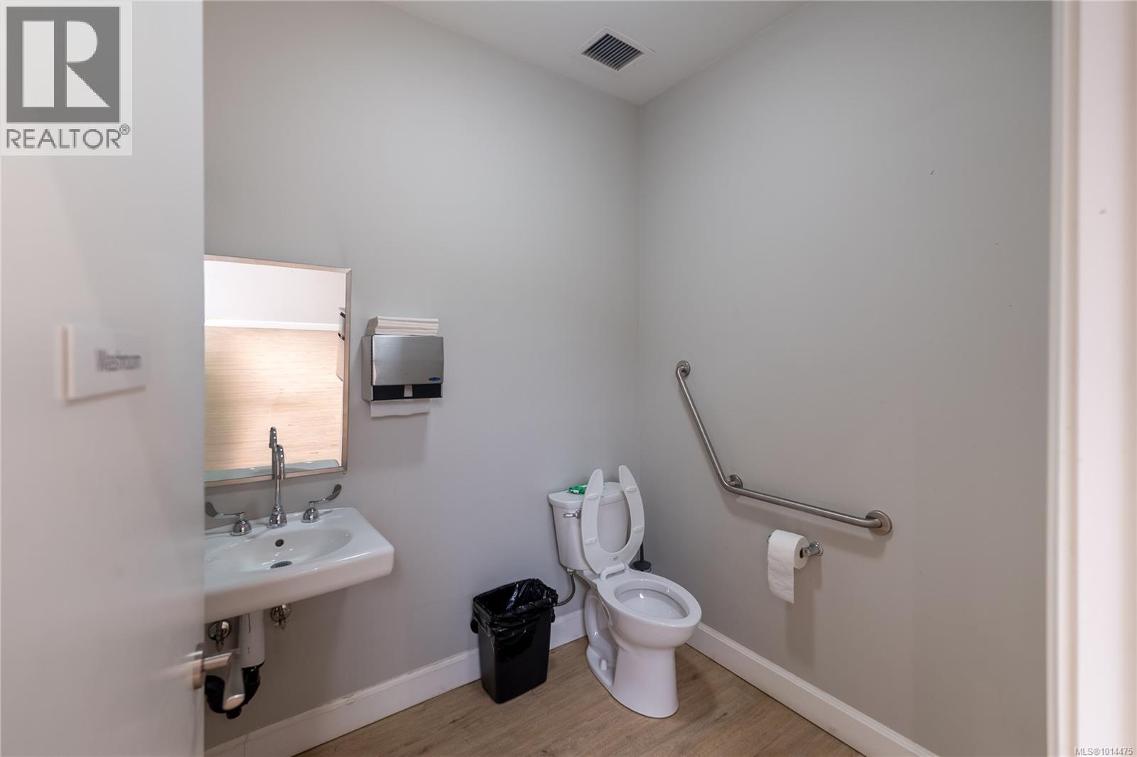 411 595 Pandora Avenue, Victoria