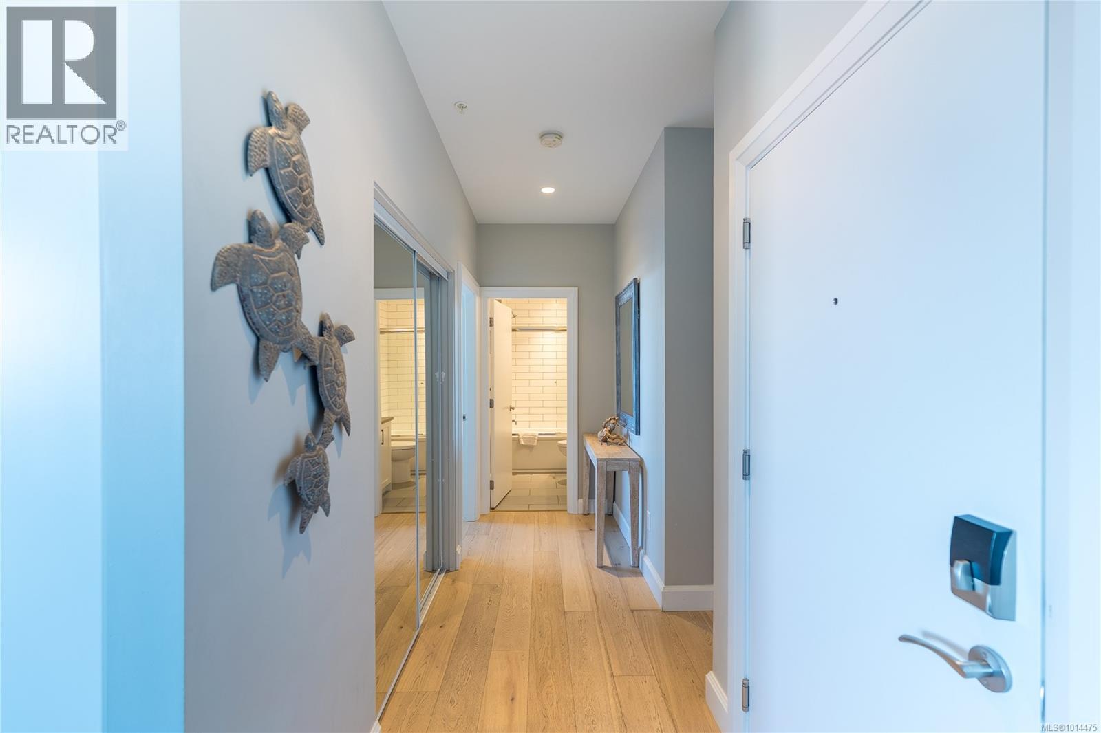 411 595 Pandora Avenue, Victoria