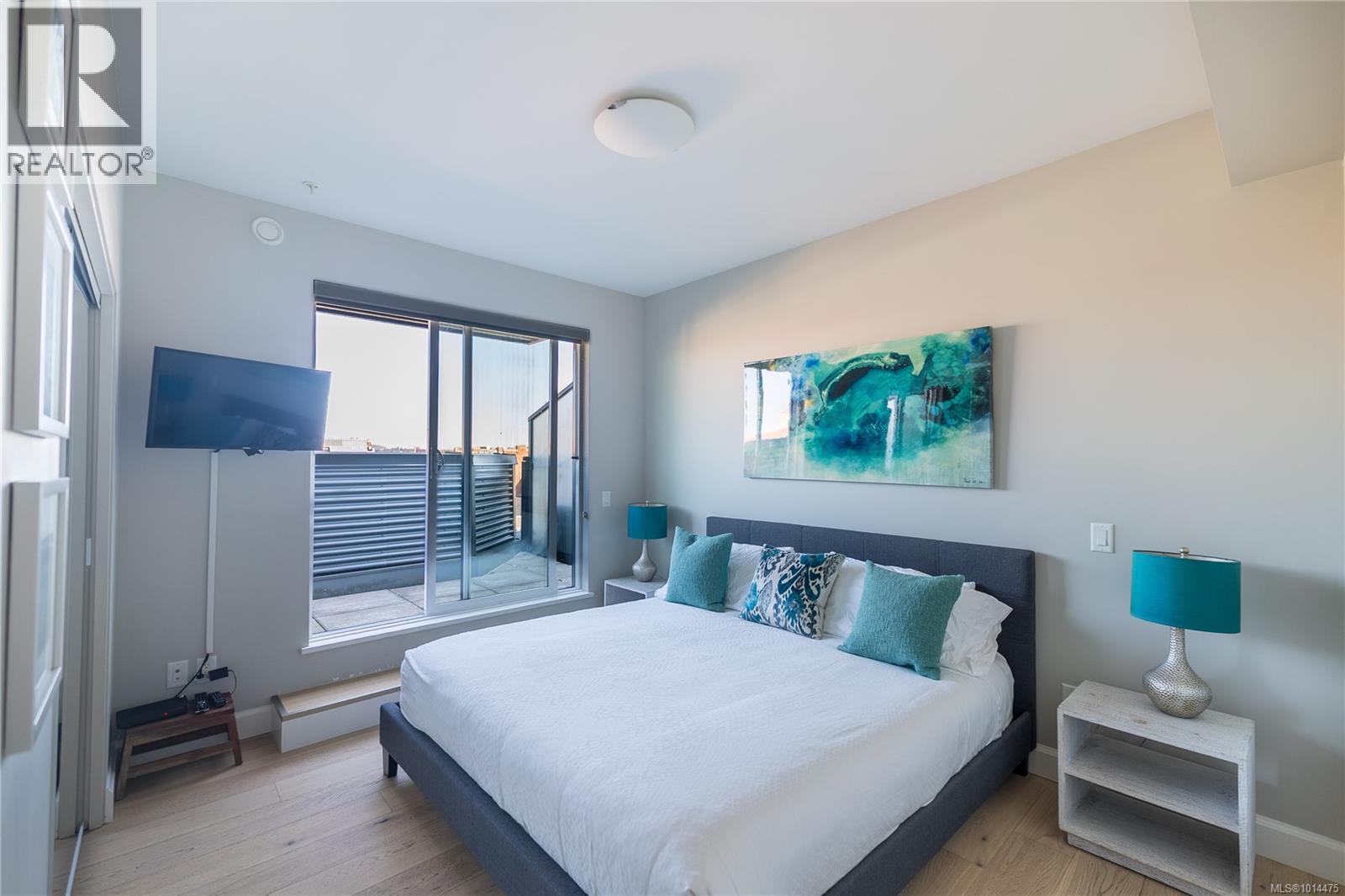 411 595 Pandora Avenue, Victoria