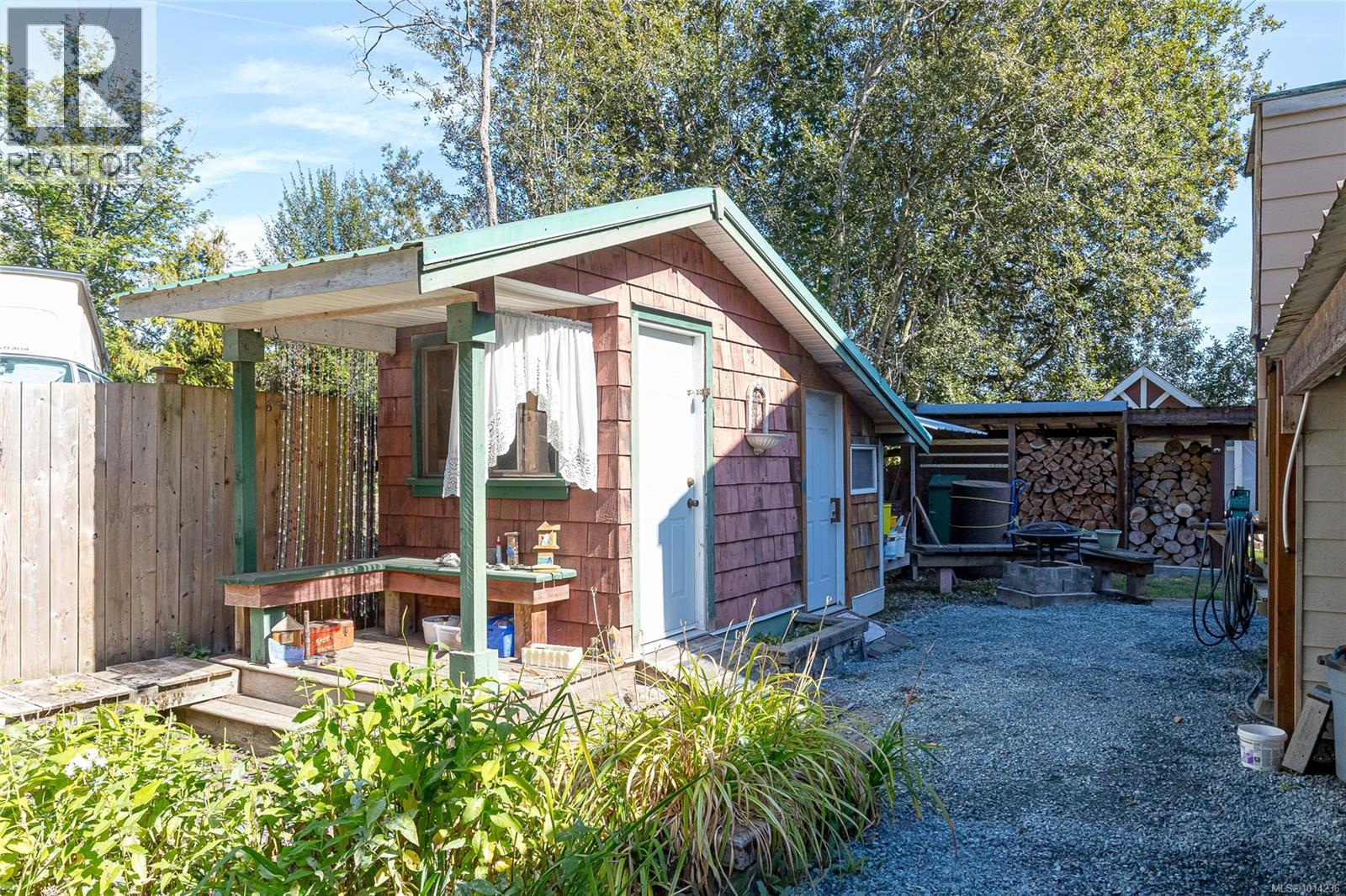10695 Chemainus Rd, Saltair